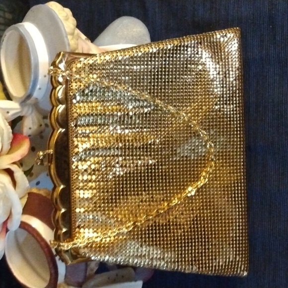 Vintage,Whiting&Davis # 2981,Gold Metallic Evening Bag with Mother of Pearl top. - Picture 4 of 16